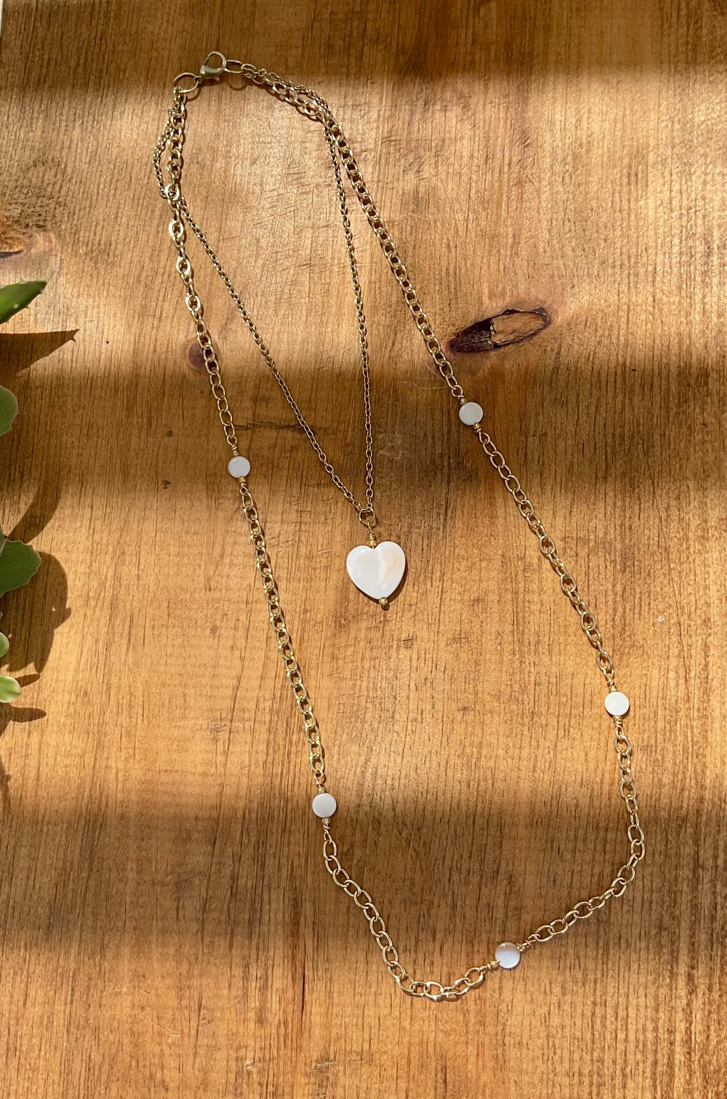 MOTHER OF PEARL SHELL HEART PENDANT DOUBLE LAYERED NECKLACE