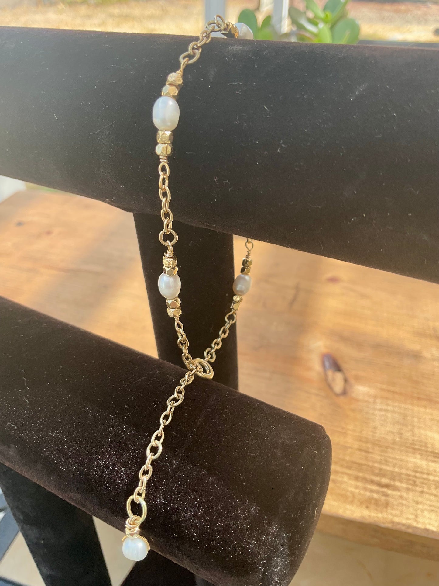 GOLD FRESHWATER PEARL LINK BRACELET