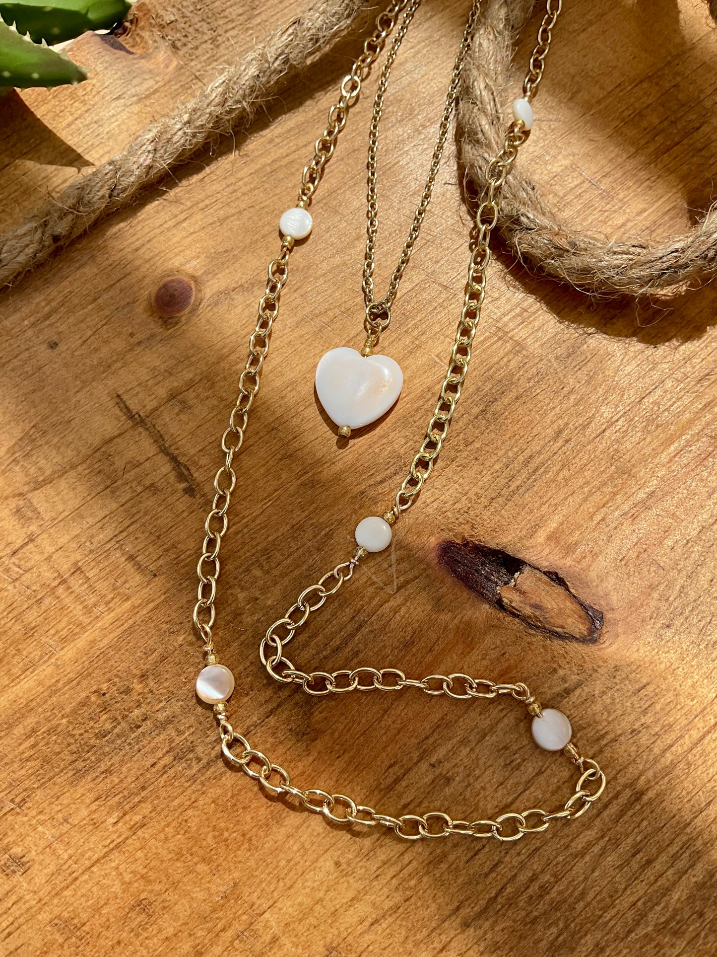 MOTHER OF PEARL SHELL HEART PENDANT DOUBLE LAYERED NECKLACE