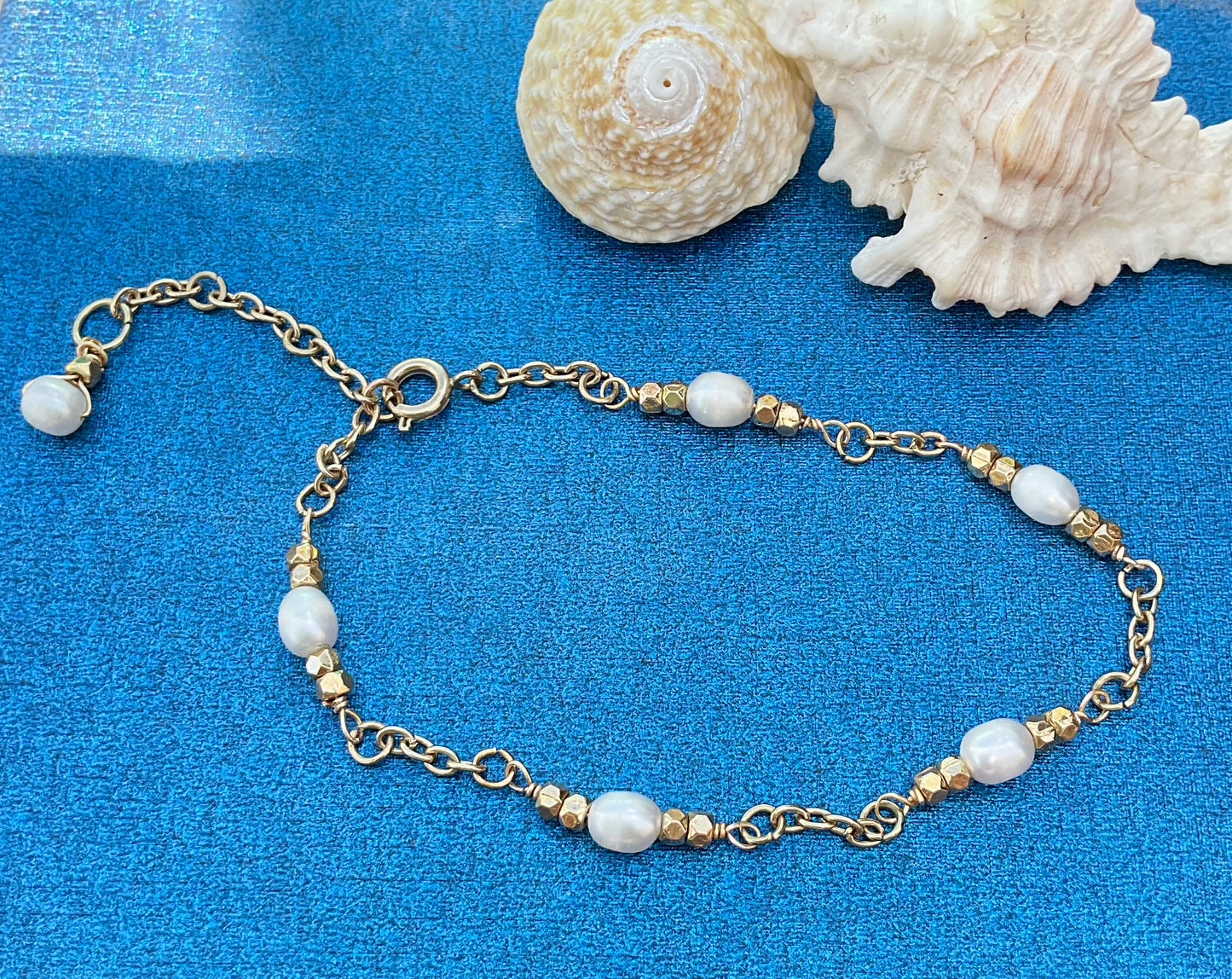 GOLD FRESHWATER PEARL LINK BRACELET