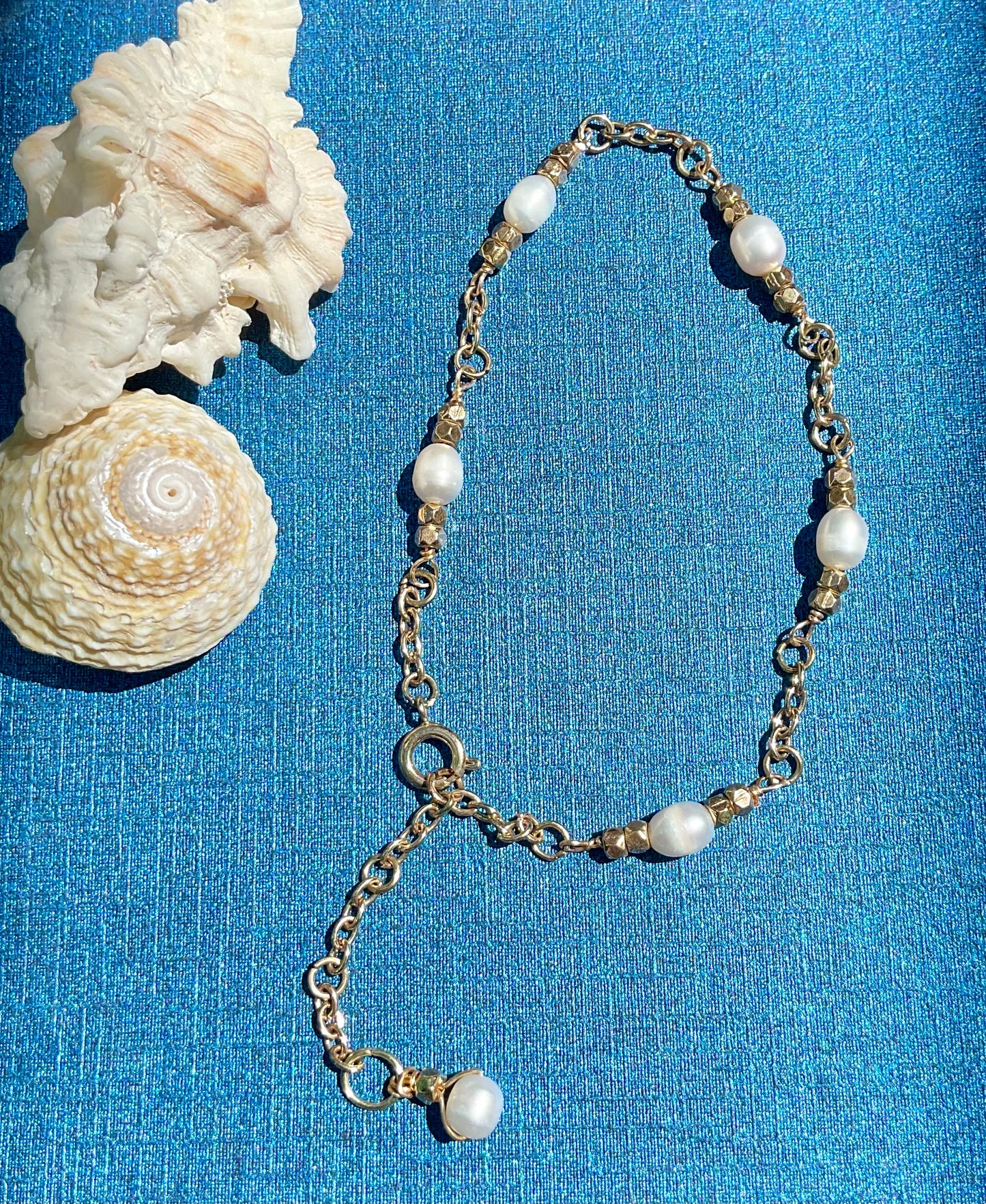 GOLD FRESHWATER PEARL LINK BRACELET